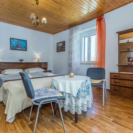Guest House Robert I Mirna Bale Ngoại thất bức ảnh