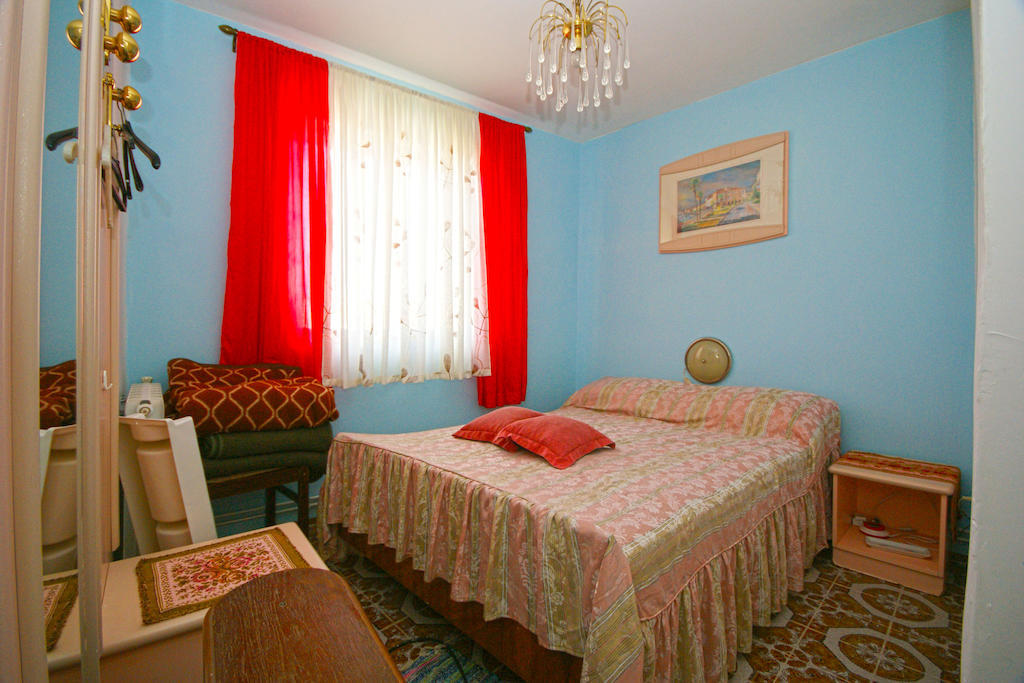 Guest House Robert I Mirna Bale Ngoại thất bức ảnh
