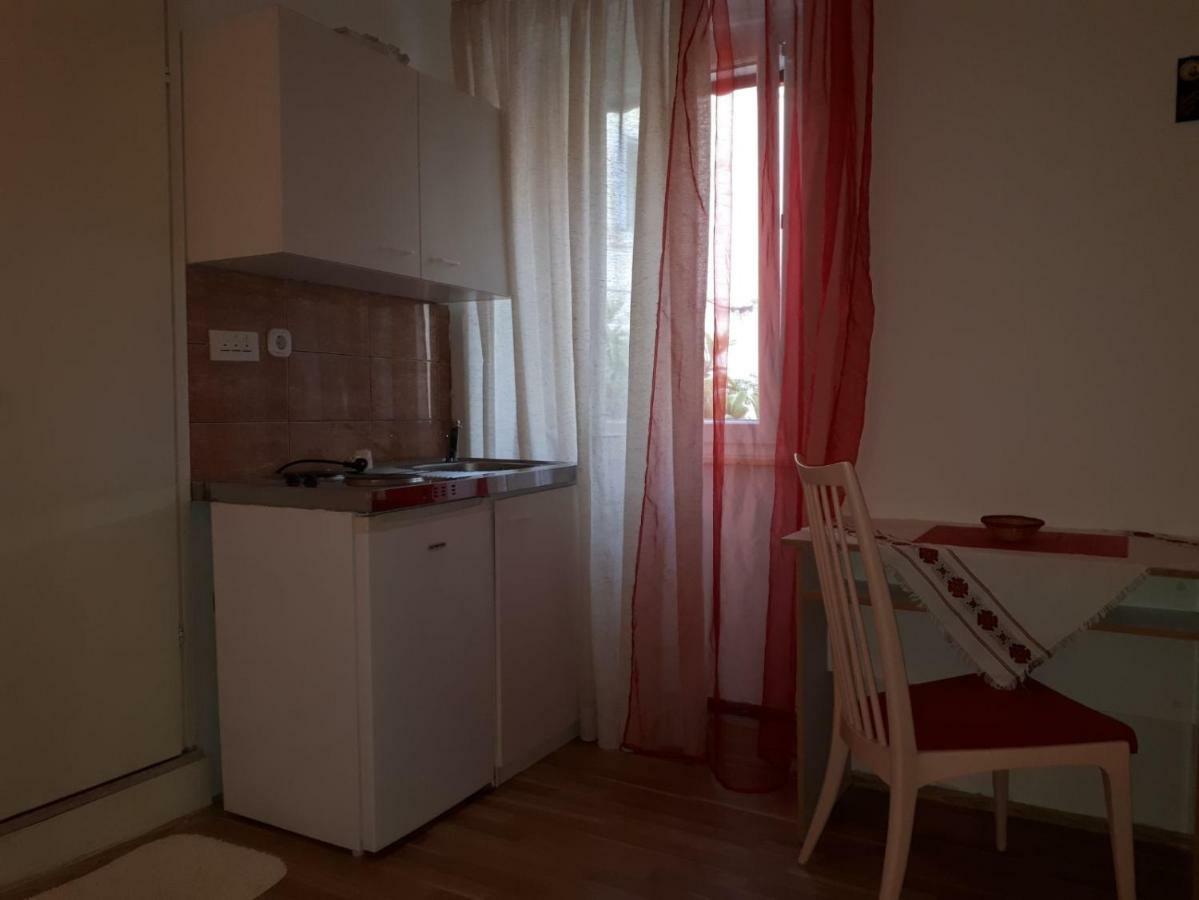Guest House Robert I Mirna Bale Ngoại thất bức ảnh