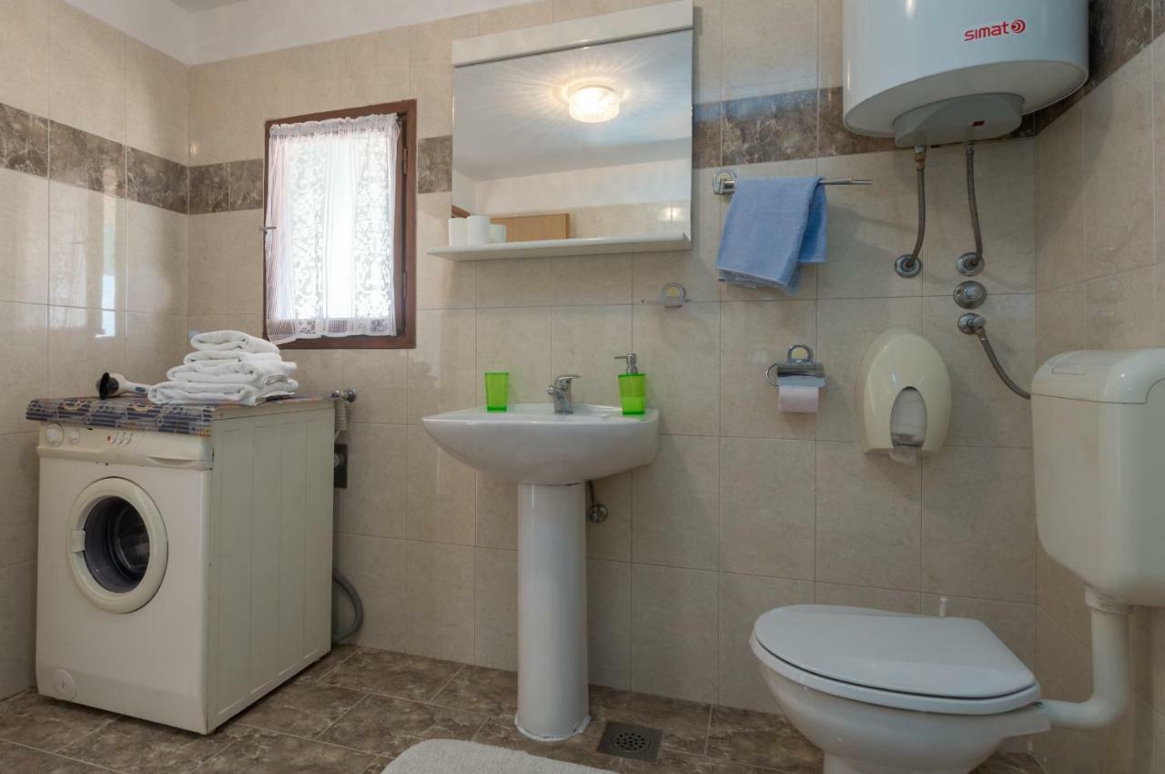 Guest House Robert I Mirna Bale Ngoại thất bức ảnh