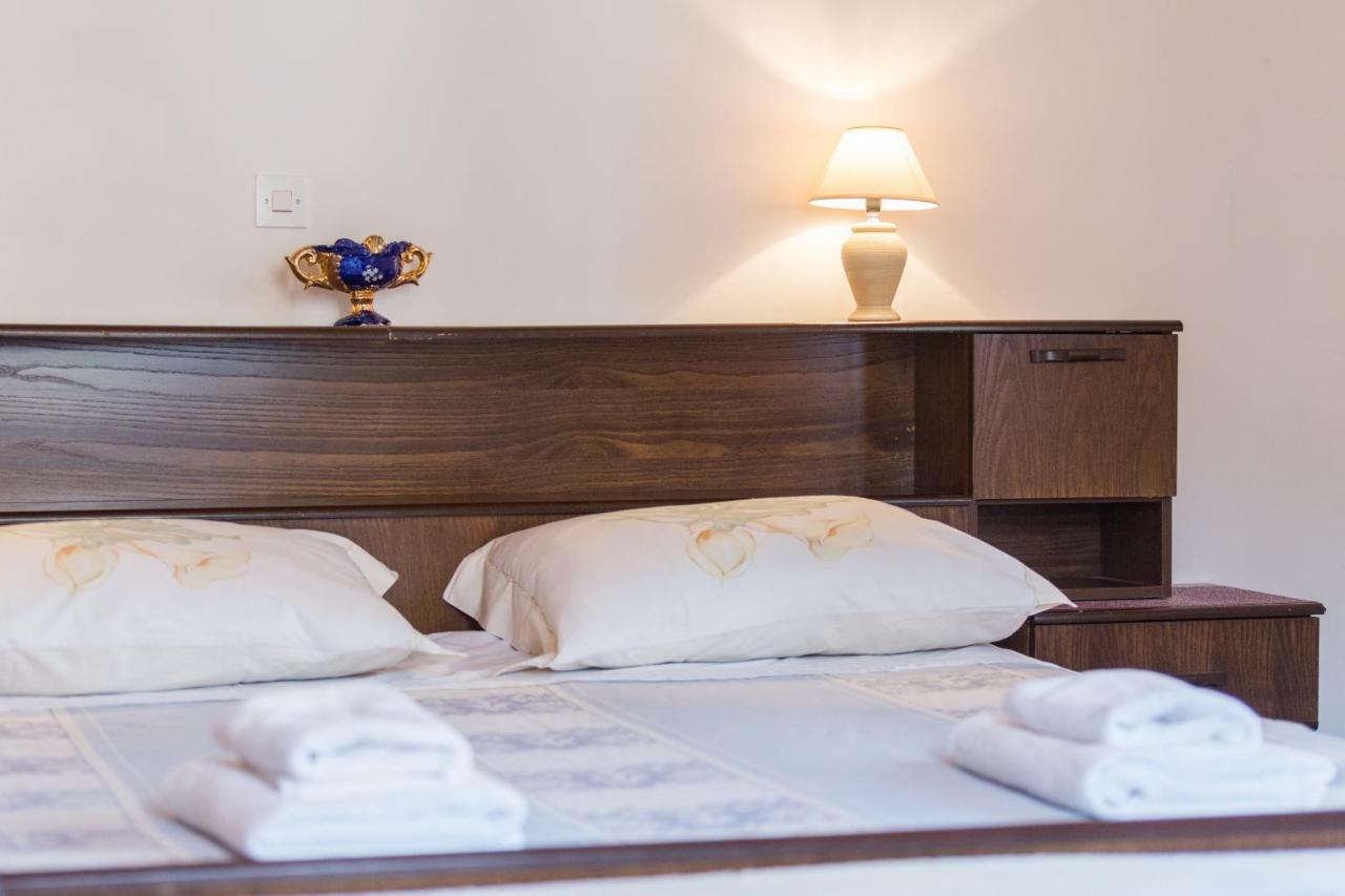 Guest House Robert I Mirna Bale Ngoại thất bức ảnh